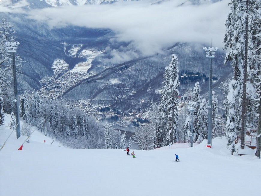 Лучшие горнолыжные курорты России