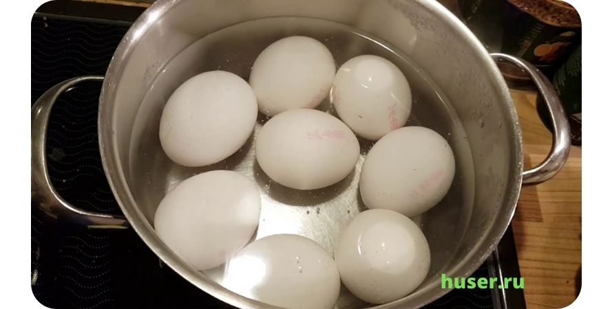 Как варить яйца всмятку в кастрюле 